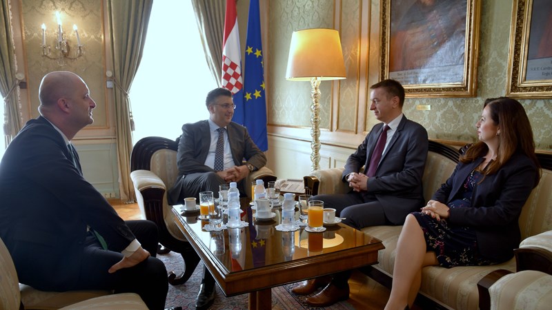 Predsjednik Vlade čestitao izvanrednom povjereniku Perušku  i zamjenici Weber